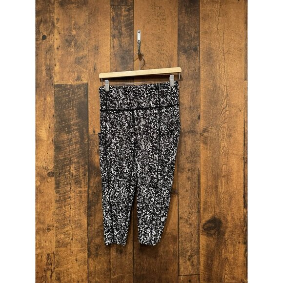 Lululemon Fast Free Crop II *Nulux 19" Chirasu Black Sz 8 EUC - Picture 2 of 6